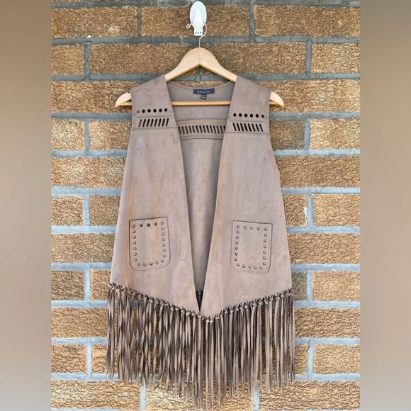Gracia Faux Suede Fringed Boho Cut Out Vest medium - Picture 1 of 9